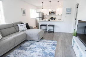 Ll212 - Parking, Laundry, Balcony, Fast Wi-fi!